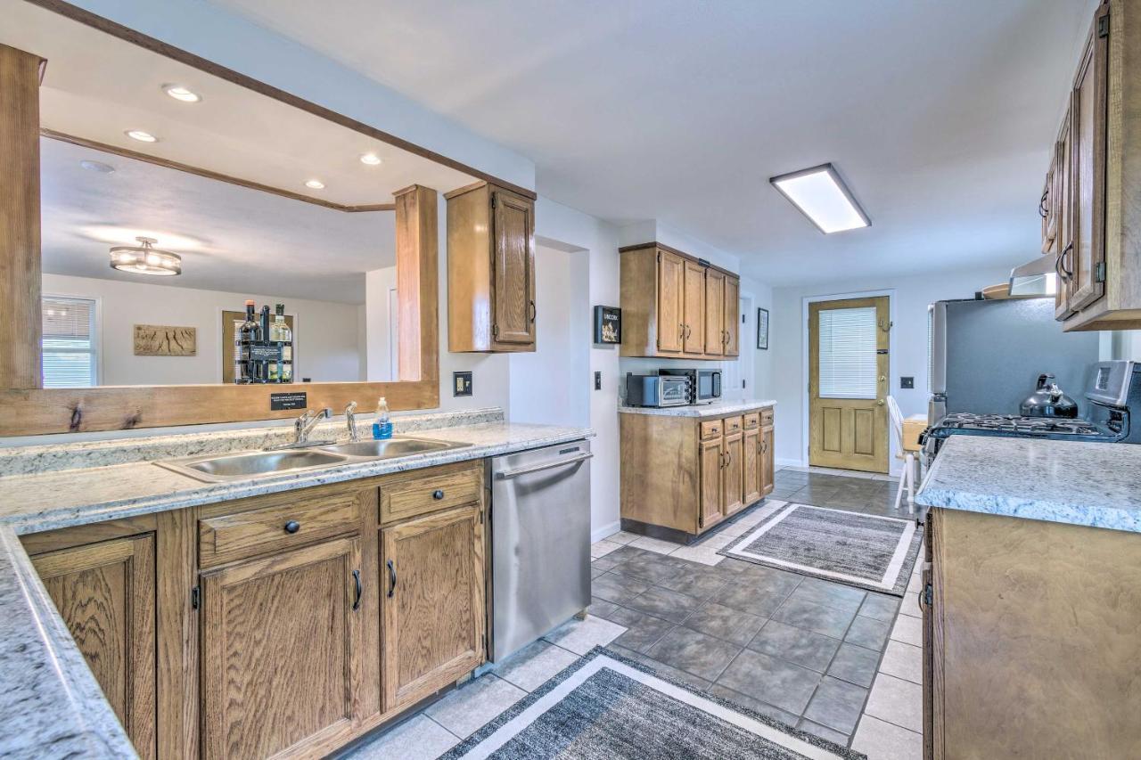 Watkins Glen Lakeview Cottage With Waterfall! エクステリア 写真
