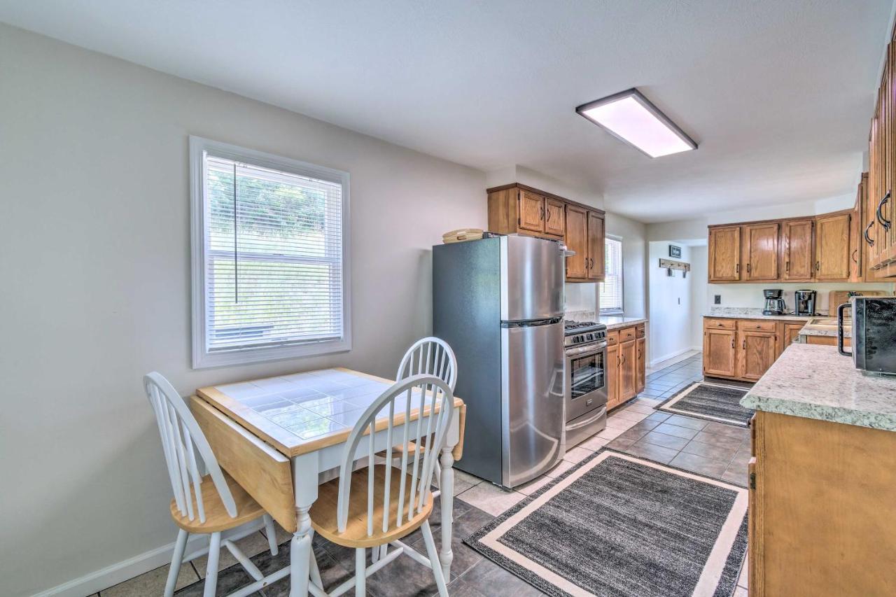 Watkins Glen Lakeview Cottage With Waterfall! エクステリア 写真